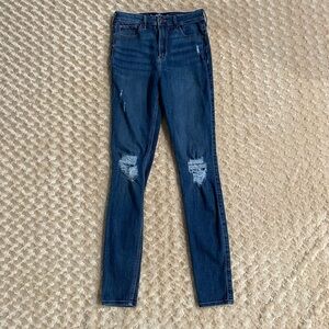 Hollister Ultra High-Rise Women 5L Super Skinny jeans Distressed blue denim